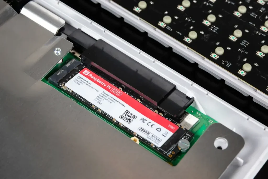 Raspberry Pi 500+ masaüstü taşınabilir bilgisayar 18 Raspberry Pi 500+(M2 SSD)